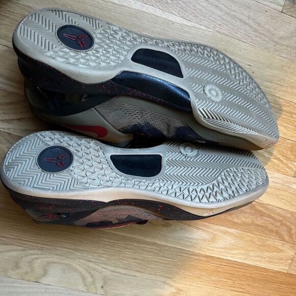 Kobe Nike camo sneakers - Picture 3 of 6